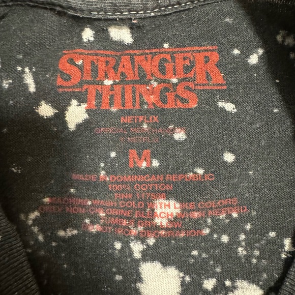 Stranger Things upside down shirt Size Medium unisex - Picture 3 of 3